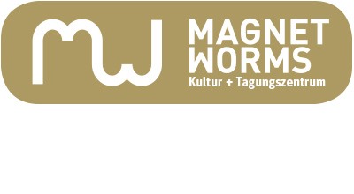 Logo des Magnet Worms Kultur + Tagungszentrums mit stilisierten Initialen „mw“ auf der linken Seite und dem Namen in weißer Schrift auf einem goldenen rechteckigen Hintergrund, was seine Identität als echter Vollblut-Wormser-Veranstaltungsort widerspiegelt.
