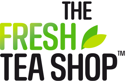 Logo für Vollblut The Fresh Tea Shop mit dem Wort FRESH in grünen Farbverlaufsbuchstaben, einem Paar grüner Blätter als Buchstabe A in TEA und den anderen Wörtern in Schwarz.